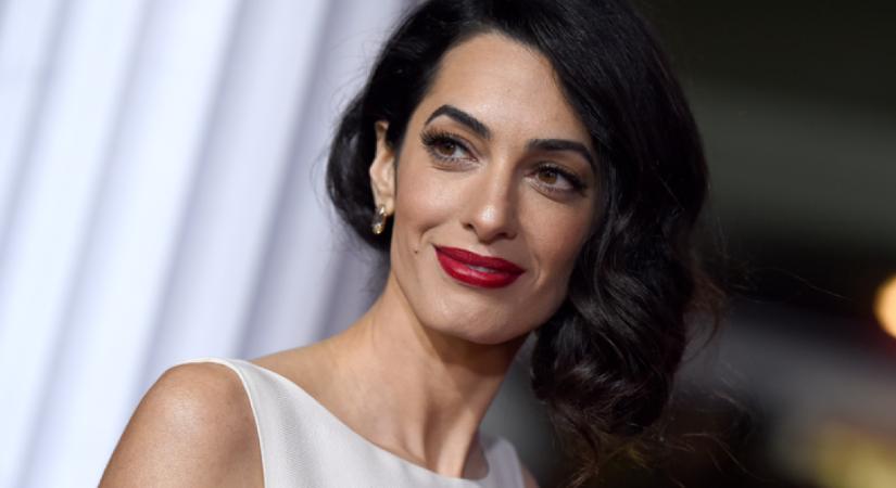 Amal Clooney kezeslábasa igazi álom: a legszebb darab, ami létezik