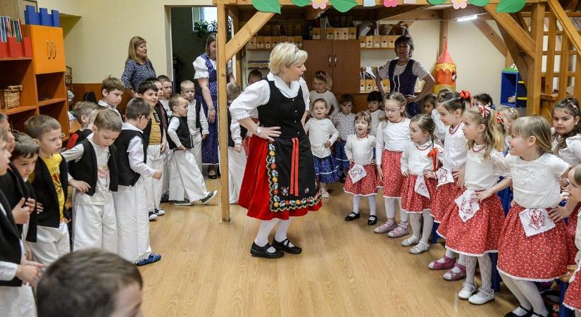 Szép atkári lányok, mi lesz veletek? - hagyományőrzés az óvodában