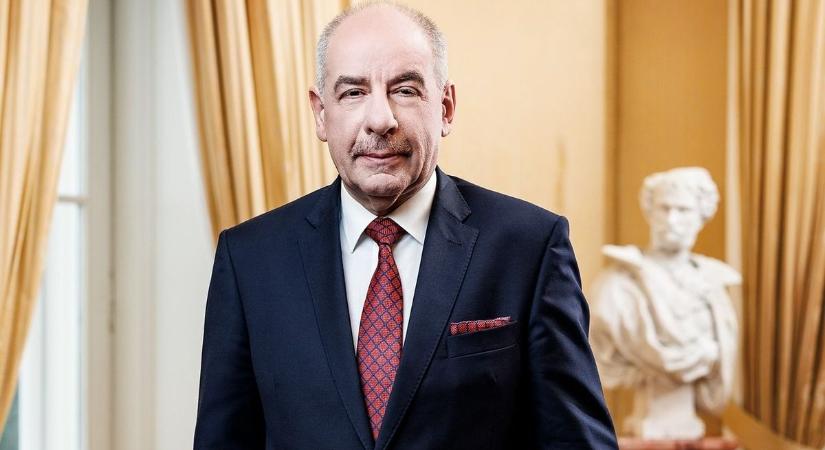 Sulyok Tamás már alá is írta az Alaptörvény-módosítást