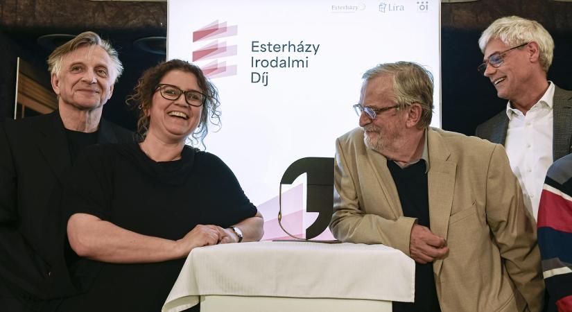 Legszívesebben a szavakkal babrált Esterházy Péter, közben pedig túlnőtt rajta egy még nála is hatalmasabb örökség