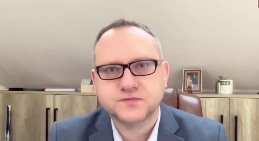 Egyszerűen hazaárulónak kiáltják ki a rendszerkritikus újságírókat Ukrajnában  videó