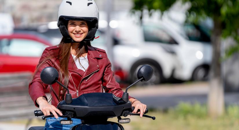 Független biztosítási alkuszok: a robogók többsége továbbra is kötelező biztosítás nélkül közlekedik