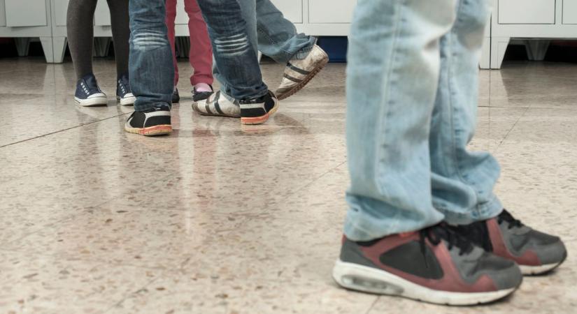 Padhoz kötöztek és megvertek egy mezőtúri általános iskolást