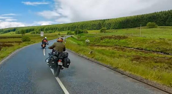 Itt a motoros túrasorozat negyedik része, megérkezett a Long Way Home!