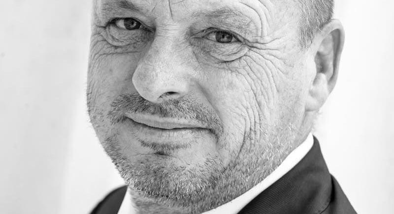 Váratlanul elhunyt Tiffán Zsolt borász