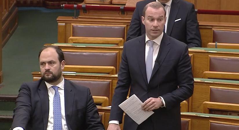 Hollik István: Kollár Kinga véleménye a Tisza Párt egészének véleménye (VIDEÓ)