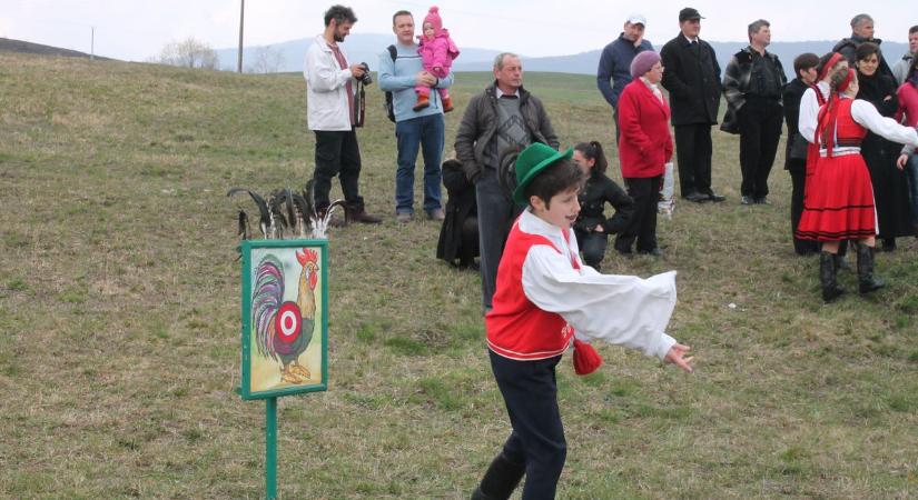 Húsvéti - Ön tudja mi a csiripiszli, a karikázó és a kakaslövés?