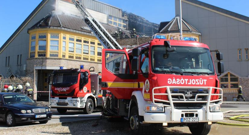 Már tudjuk, mikorra nyithat újra a leégett fürdőkomplexum!