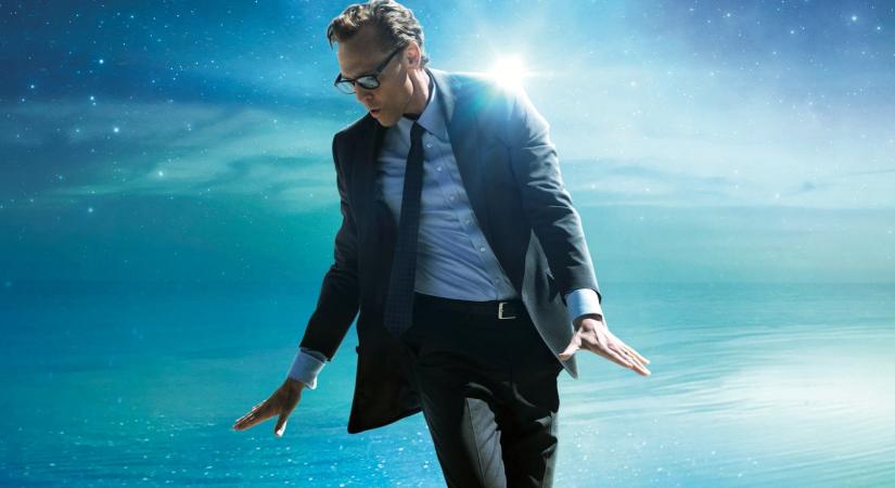 Megérkezett a nagy előzetes a Stephen King sci-fije alapján készült The Life of Chuckhoz, amelyben Tom Hiddleston rejtélyes hőséért mindenki úgy odavan, mintha ő lenne a Messiás