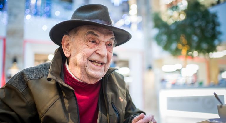 Bodrogi Gyula: Játszani kell, mert ez éltet minket