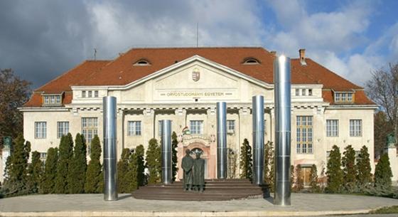 Debreceni Egyetem: A fenntartóváltást a kari vezetők javaslatára vizsgálják