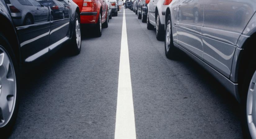 Jelentős a torlódás az M0-s autóúton egy baleset miatt