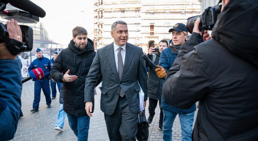 A Magyar Közút megmagyarázta, miért volt olyan drága a Lázár kastélya felé vezető út felújítása