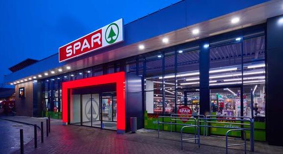Házkutatást tartottak a Sparnál és az Auchannál