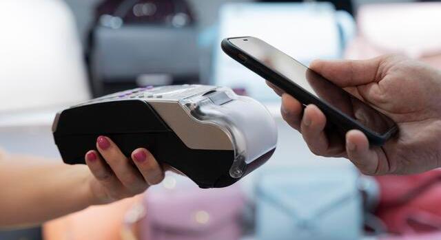 Digitális rablók a zsebünkben: Így veszélyeztetnek a mobilfizetések új generációs csalói