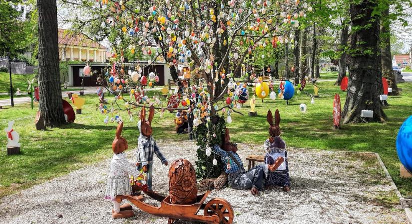 Tavaszi mesevilág Balatonlellén – újra megnyílt a Húsvéti Park
