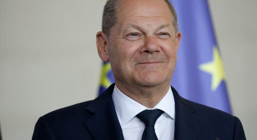 Kiderült, melyikük drágább – Jennifer Lopez vagy Olaf Scholz