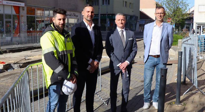 Ezért zárták le az utcát, a lakók és közlekedők elégedettek lesznek majd (galéria)