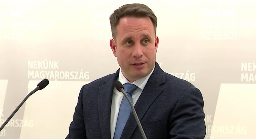 Dömötör Csaba: A tiszás képviselők teljes mértékben támogatják Ukrajnát  videó