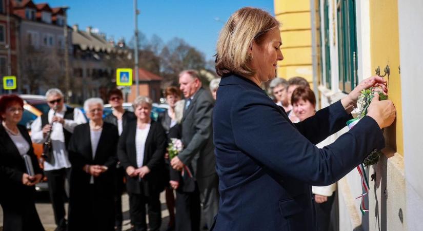 A felvidékről áttelepített magyar családokra emlékezett Csibi Krisztina Bonyhádon (galéria és videó)