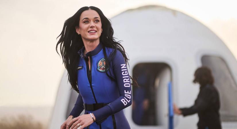 Kesha és Emily Ratajkowski is durván beszólt az űrutazó Katy Perrynek