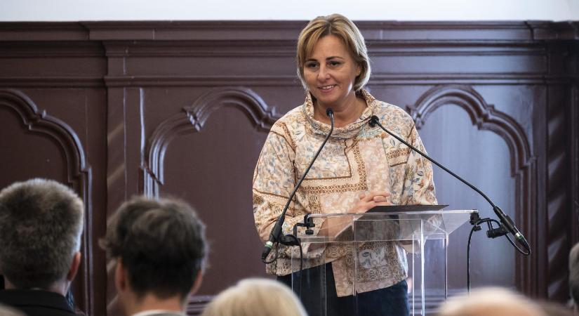 A kecskeméti fideszes polgármester szerint nem az MNB alapítványaiból eltűnő milliárdok, hanem a melegek jelentik a legnagyobb veszélyt a város felsőoktatására