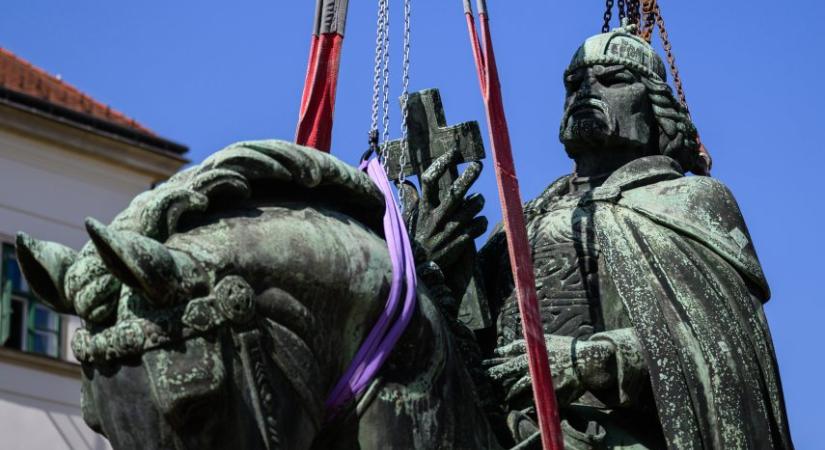 Eltűnt Szent István szobra Székesfehérvárról