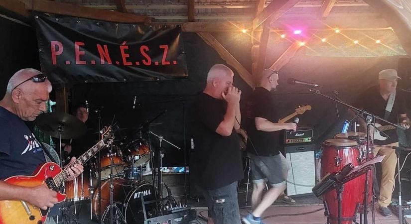 Újra dübörög a Rock Terasz Kisapostagon