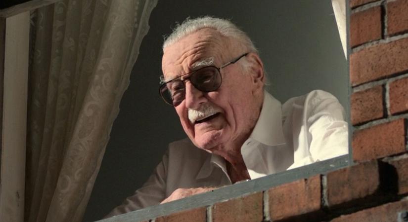 "Hozzá se értem a szüleimhez" - Stan Lee lánya tagadja, hogy fizikailag bántalmazta az apját és az anyját, pedig többen is ezt állítják