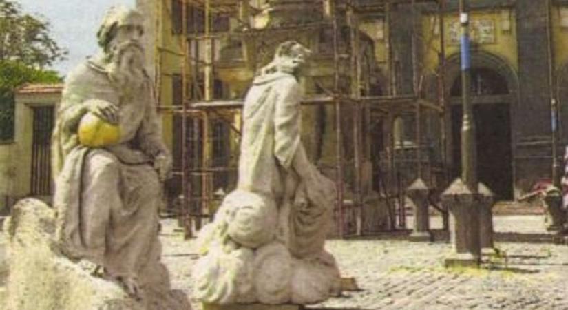 Fotó: 25 éve került vissza a Fő térre a szombathelyi Szentháromság-szobor