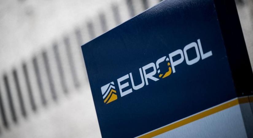 Roncsautóbotrány Európában: lebuktattak egy több tízezer veszélyes járművet becsempésző bűnszervezetet