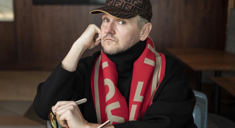 Tóth Gabi is felszólalt a Lakatos Márk elleni tüntetésen