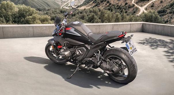 BMW R 1300 R: a brutális naked még jobban kigyúrta magát