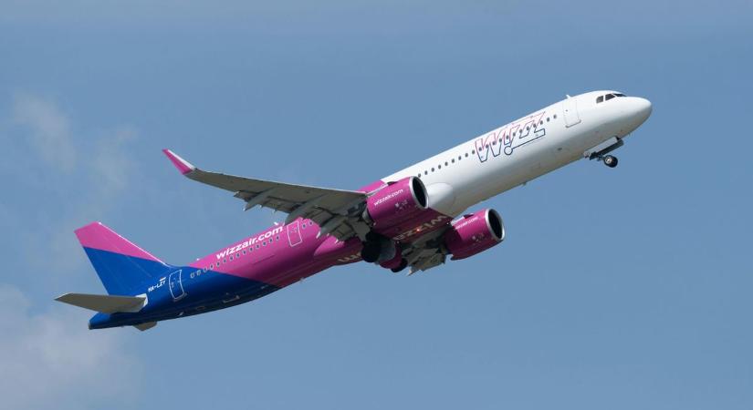 Hogy került a Wizz Air gépe katonai reptérre? Választ kaptunk a honvédségtől