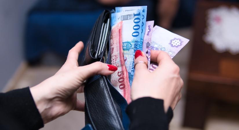 Már 455 ezer forint a nettó átlagbér