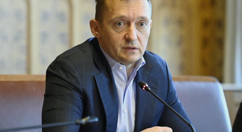 Rogán erkölcsi elégtételt vár el