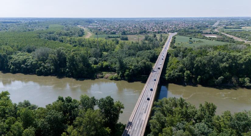 Algyőn 320 millió egy kilométer útfelújítás, Batida felé 500