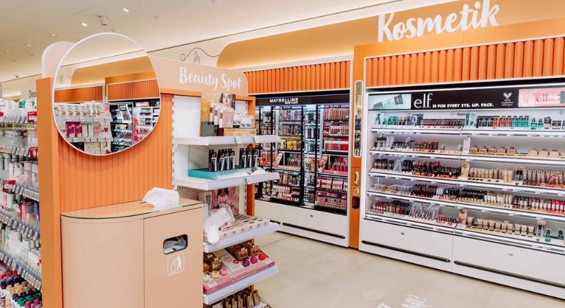Modern arculattal újít a Rossmann Németországban
