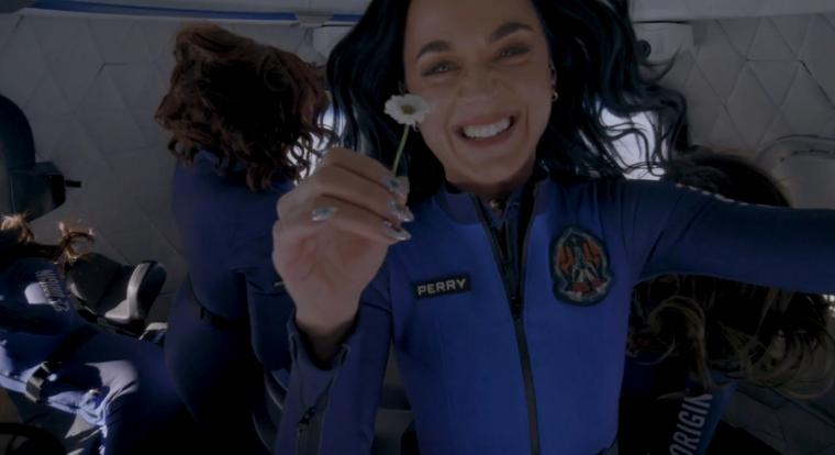 Képeken és videókon Katy Perry űrutazása