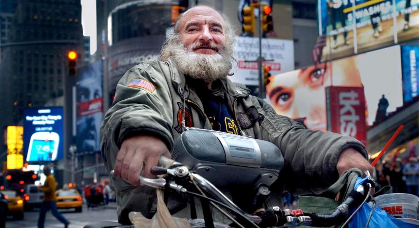 Radioman – nem minden hős visel köpenyt