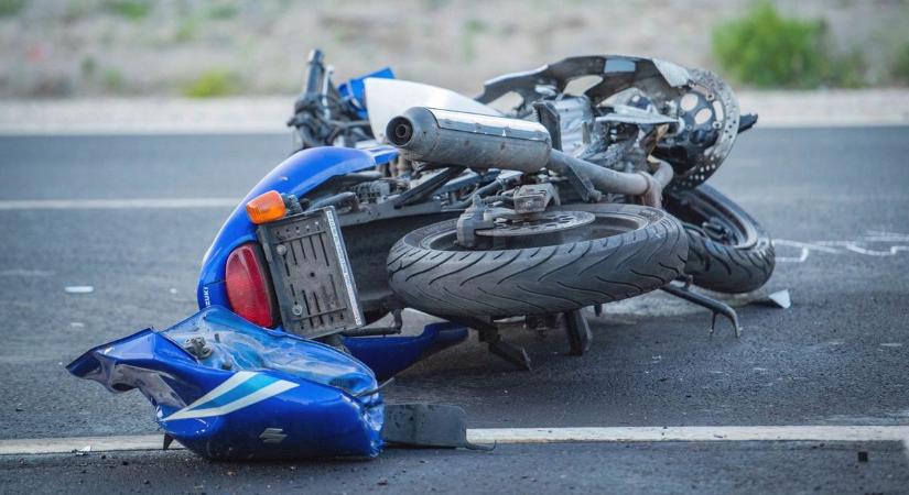 Döbbenetes! Újabb motorosgázolás, most a felüljárónál
