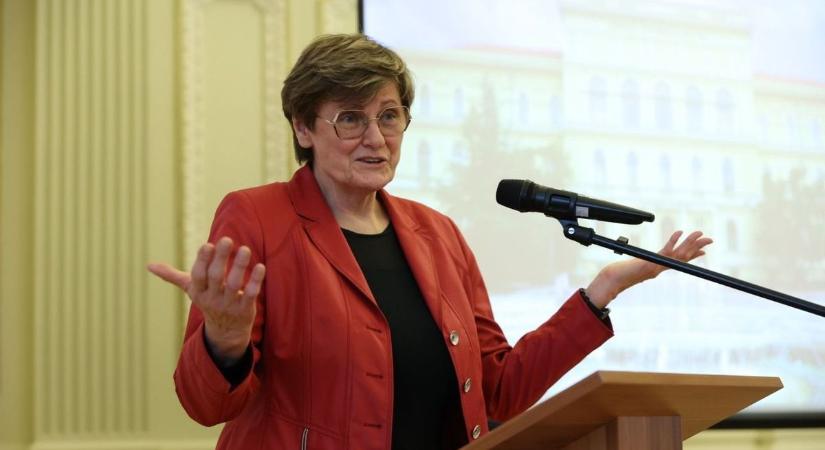 Különleges kitüntetéseket ad át Karikó Katalin