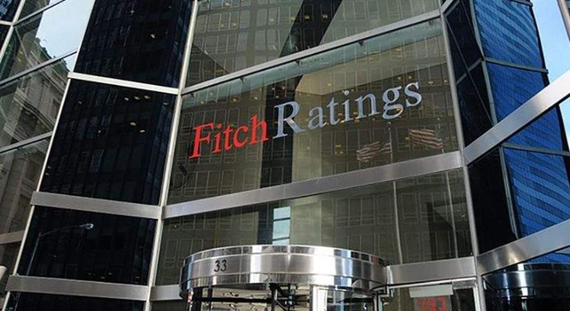 Fitch: jelentősen lassítja a globális növekedést a vámháború