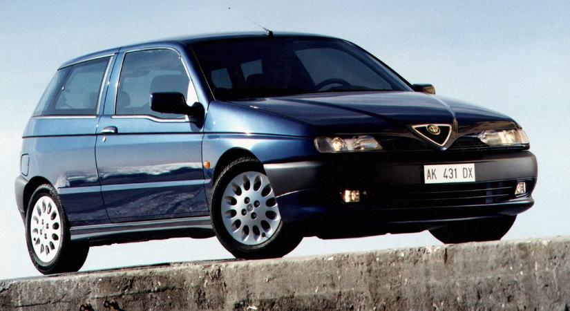 A régi világ vége, az új stílus kezdete – Alfa Romeo 145 és 146