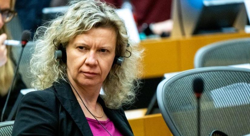 Kollár Kinga amatőr beszédét kéri számon a feltüzelt propagandahadsereg