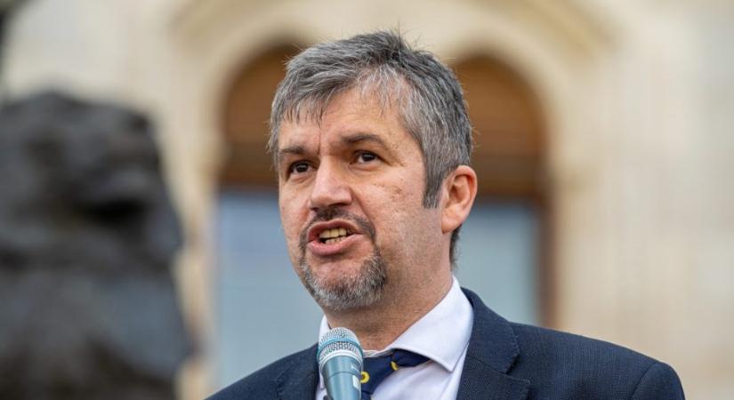 Betiltották Hadházy hídfoglalását, de valamit máris kitalált erre