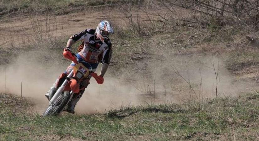 Gyászolnak a motorosok – Egy évtizede még a Dakarra készült Alma