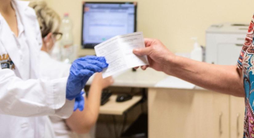 Kamu mellékhatás-lista terjed a Pfizer oltásairól, ne dőlj be neki
