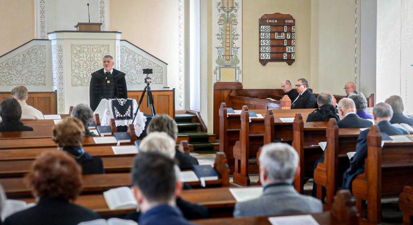 Krisztus kereszthaláláról - Nagypénteki református istentisztelet Szombathelyen
