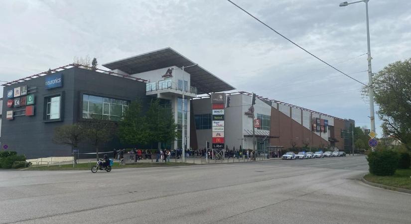 “Repülni fogtok, kutyák” - ez a férfi csinálta a tatabányai bombariadókat